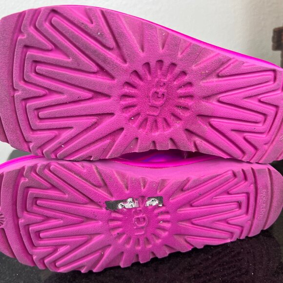 UGG Australia Classic Mini Boots Women's Holographic Hot Pink Size 5 - Picture 11 of 14
